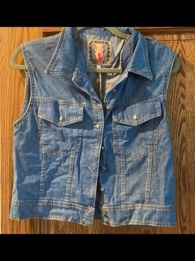 NWT Desert West Denim Cropped Vest (M/L)